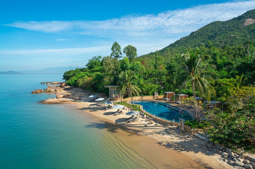 Pool und Strand vom An Lam Retreats Ninh Van Bay
